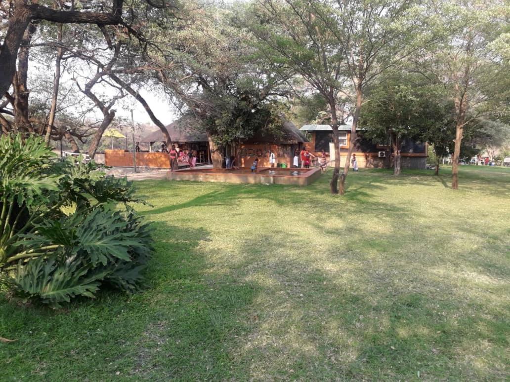 Camp Hogo Kavango Rundu Ngoại thất bức ảnh