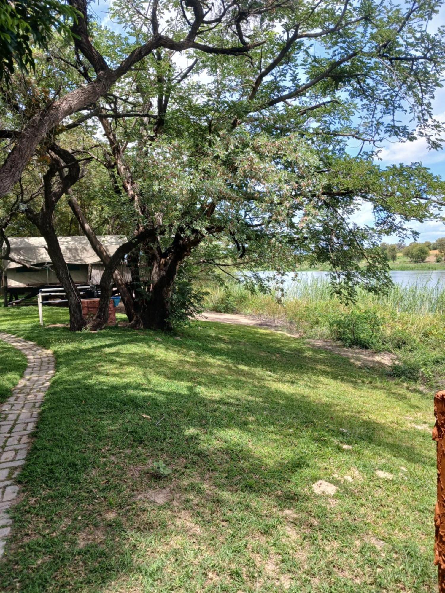 Camp Hogo Kavango Rundu Ngoại thất bức ảnh