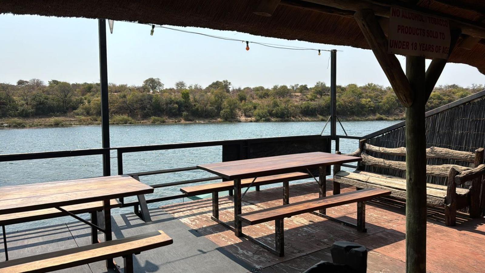 Camp Hogo Kavango Rundu Ngoại thất bức ảnh