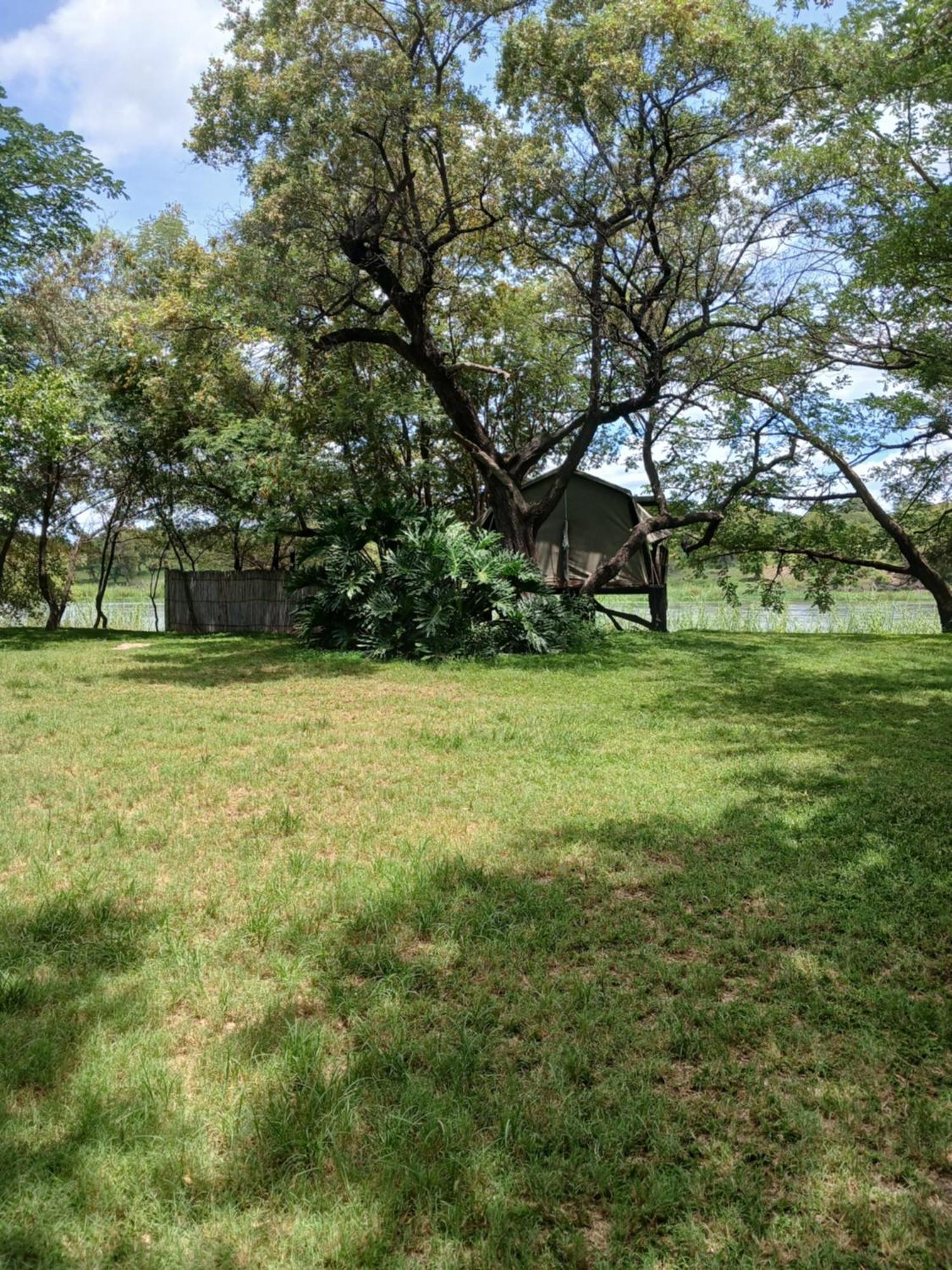 Camp Hogo Kavango Rundu Ngoại thất bức ảnh