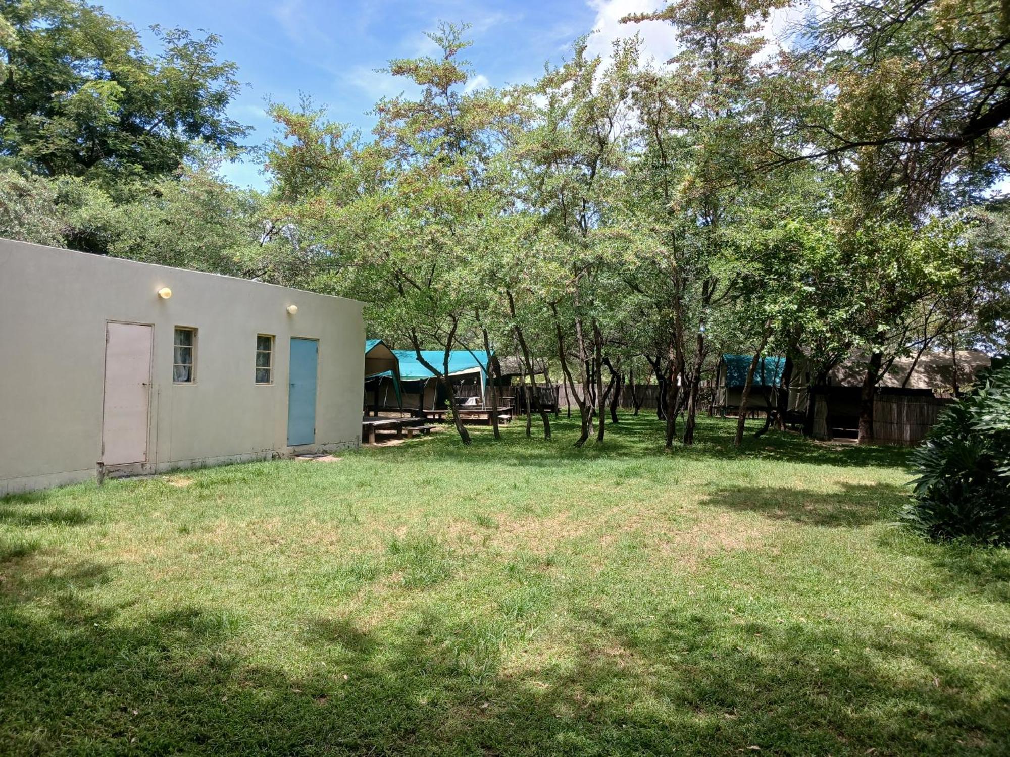 Camp Hogo Kavango Rundu Ngoại thất bức ảnh
