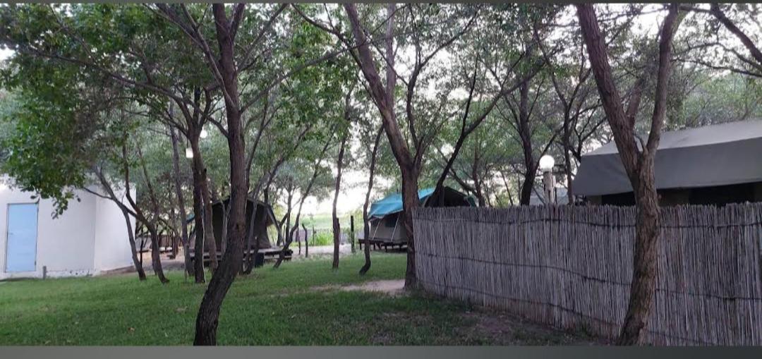 Camp Hogo Kavango Rundu Ngoại thất bức ảnh